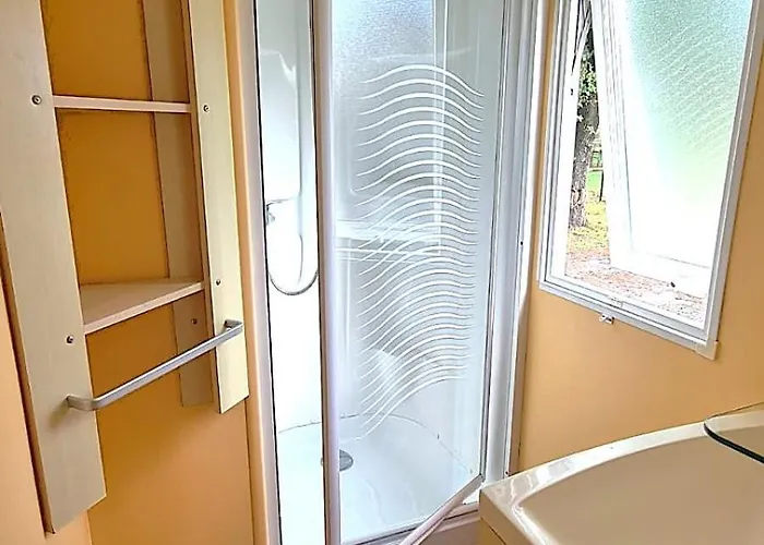 M.Home Acces P006 2Chbr/5Pers Camping La Boissiere-de-Montaigu