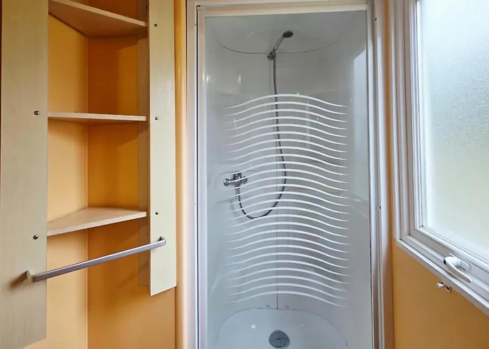 M.home Acces P006 2chbr/5pers Campingplatz 3*