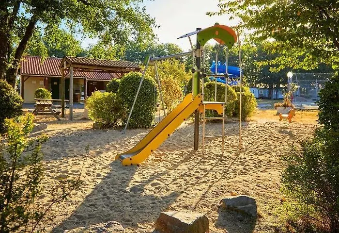 M.home Acces P006 2chbr/5pers Campingplatz