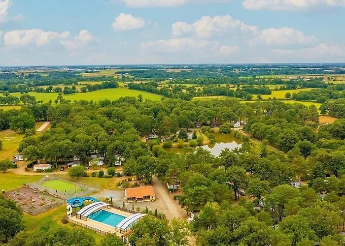 M.Home Acces P006 2Chbr/5Pers Camping La Boissiere-de-Montaigu